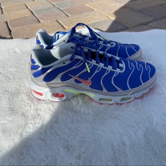 Nike Air Max Plus Ultraman Hyper Royal Sunblush - Picture 5 of 9